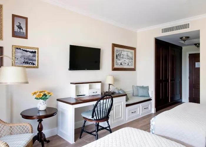 Hotel Portaventura Gold River - Includes Unlimited Access To Portaventura Park & 1 Access To Ferrari Land Salou